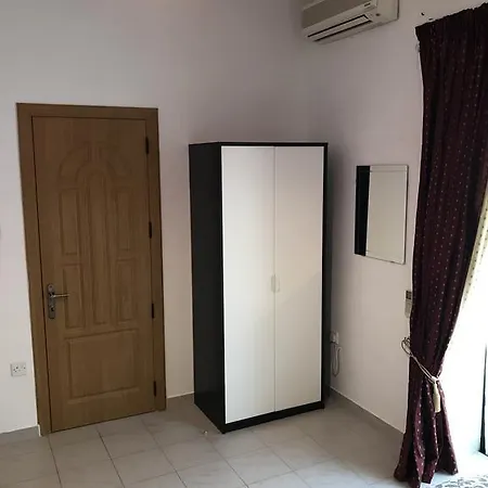 Dom wakacyjny Swieqi Semi Detached Maisonette St. Julian's