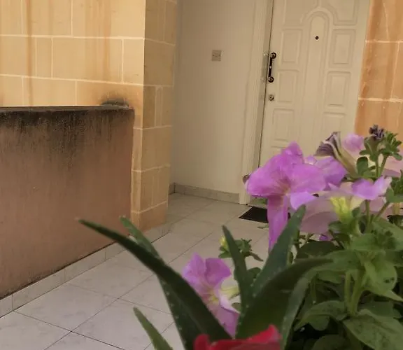 Dom wakacyjny Swieqi Semi Detached Maisonette St. Julian's